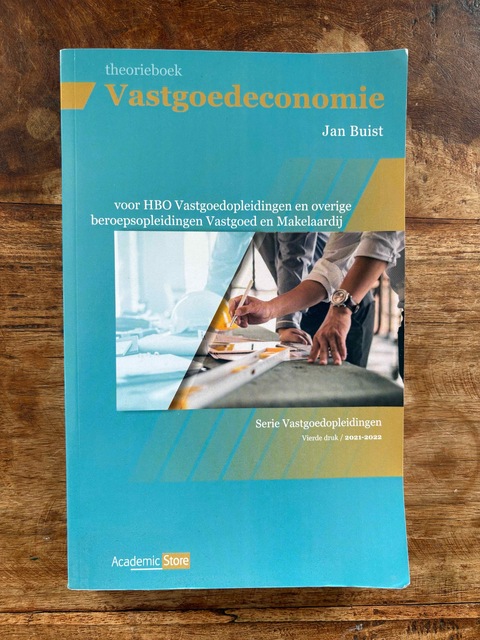 9789083067490-Vastgoedeconomie-Theorieboek-