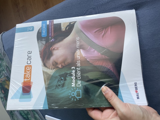 9789402035568-Take-Care-mod.-3-folio-student-niv.-4