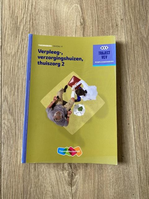 9789006910414-Verpleeg-verzorgingshuizen-thuiszorg-1-niveau-4