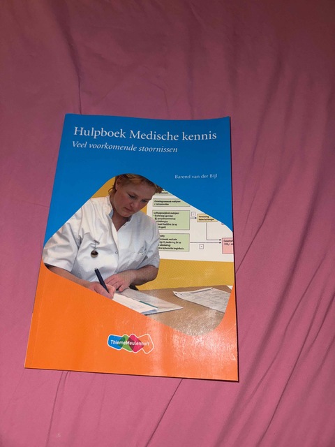 9789006951950-Hulpboek-medische-kennis