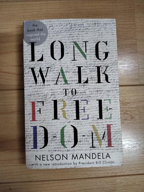 9780349139029-Long-Walk-to-Freedom