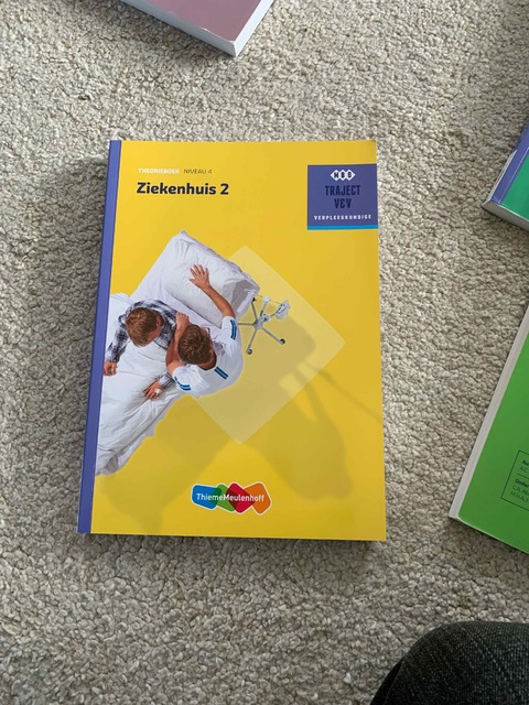 9789006910384-Ziekenhuis-2-niveau-4-Theorieboek