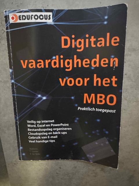 9789492442208-Digitale-vaardigheden-voor-het-MBO