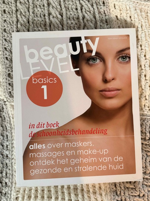9789491277955-Beauty-Level-Basic-1-De-Schoonheidsbehandeling