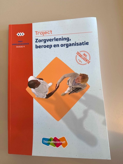 9789006953411-Traject-Combipakket-Zorgverlening-beroep-en-organisatie-niv-4-boek-en-totaallicentie-1-jaar