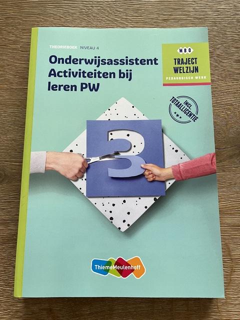 9789006239546-Traject-Combipakket-Onderwijsassistent-Activiteiten-bij-leren-PW-niveau-4-boek-en-totaallicentie-1-jaar