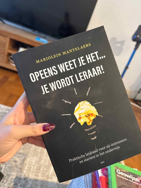 9789493209329-Opeens-weet-je-het-%C3%A2%C2%80%C2%A6-je-wordt-leraar