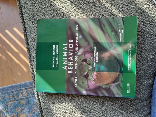 9780199737604-Animal-Behavior