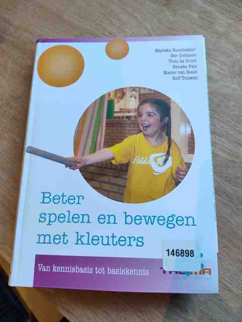 9789082584103-Beter-spelen-en-bewegen-met-kleuters