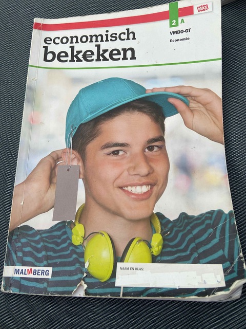 9789402056556-Economisch-bekeken-leerjaar-2-vmbo-gt-economie-Leerwerkboek-A