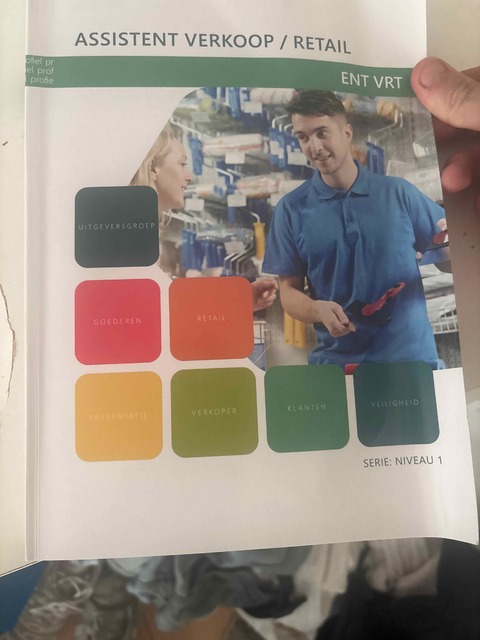 9789400238992-ENT-VRT-Assistent-verkoopretail