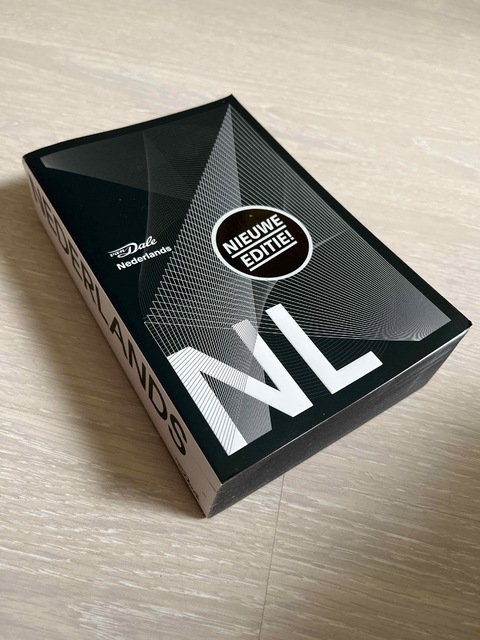 9789460774225-Van-Dale-Pocketwoordenboek-Nederlands