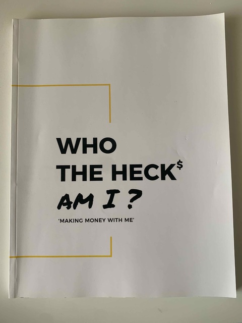 9789463232586-Who-the-heck-am-I