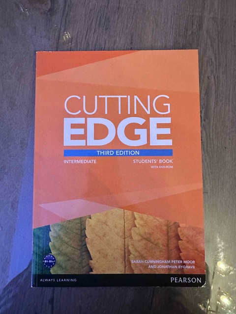 9781447936879-Cutting-Edge-Intermediate-Students-Book-with-DVD