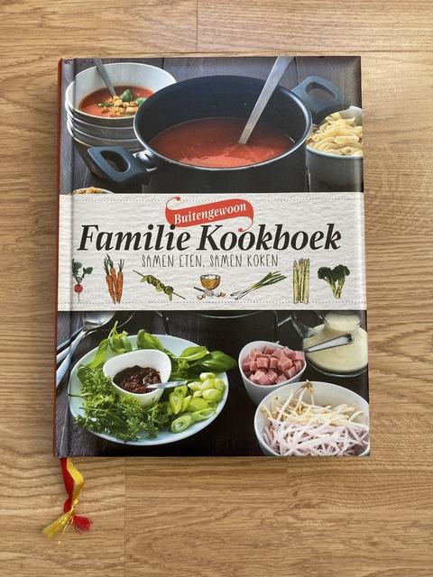 9789081803014-Het-Buitengewoon-Familie-Kookboek