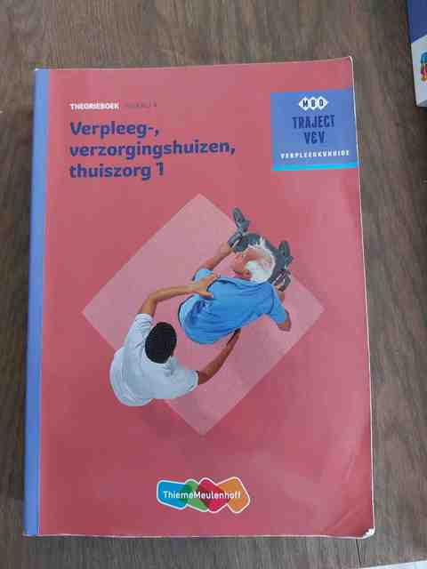 9789006910414-Verpleeg-verzorgingshuizen-thuiszorg-1-niveau-4
