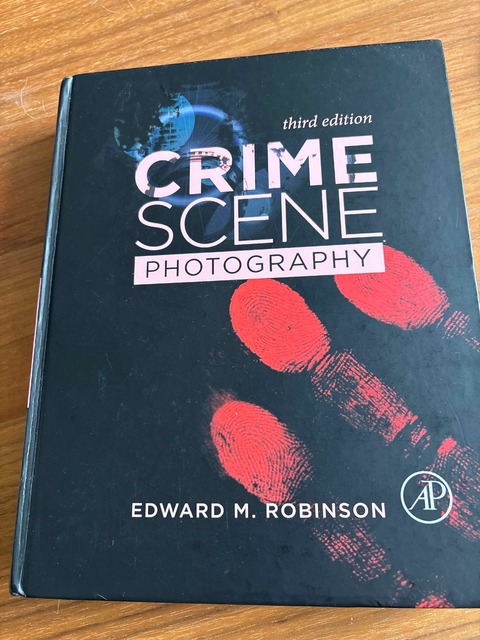 9780128027646-Crime-Scene-Photography
