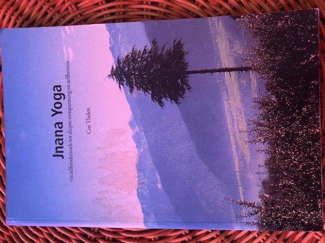 9789080167711-Jnana-Yoga-via-zelfonderzoek-tot-diepte-ontspanning-en-zelfkennis