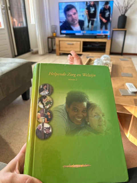9789085241324-Helpende-Zorg-Welzijn-Niveau-2