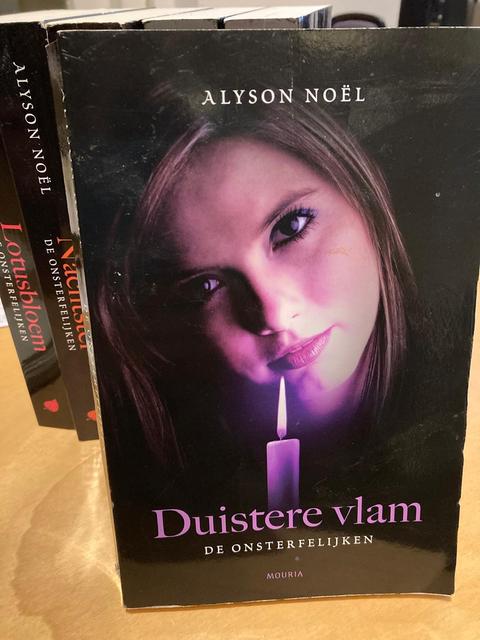 9789045802305-Duistere-vlam