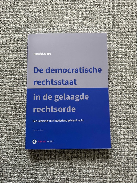 9789067043694-De-democratische-rechtsstaat-in-de-gelaagde-rechtsorde