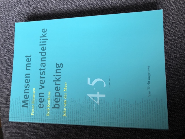 9789492333100-Mensen-met-een-verstandelijke-beperking-Praktijkleerboek-niveau-4-en-5