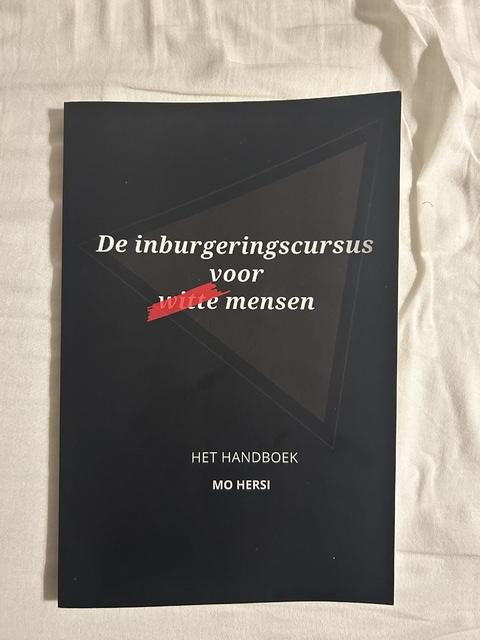 9789464186758-De-inburgeringscursus-voor-witte-mensen