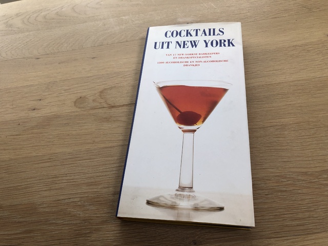 9783895086847-COCKTAILS-UIT-NEW-YORK