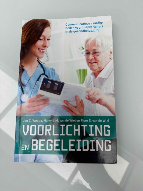 9789023252436-Voorlichting-en-begeleiding