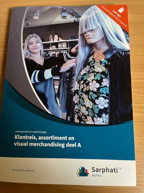 9789463971614-Klantreis-assortiment-en-visual-merchandising-folio