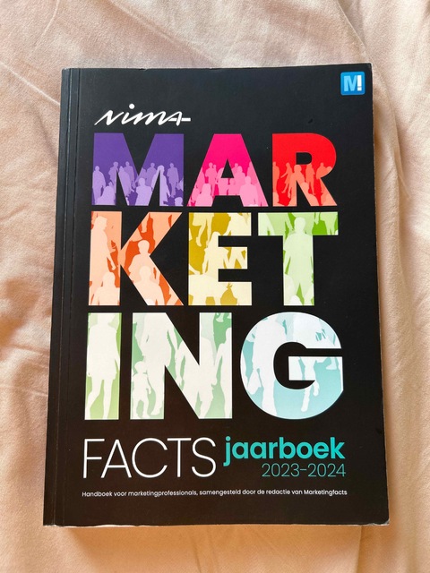 9789078972167-NIMA-Marketingfacts-jaarboek-2023-2024
