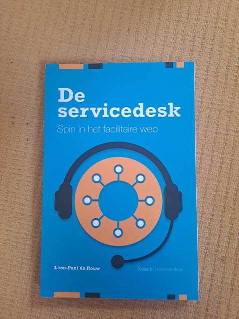 9789462153493-De-Servicedesk-spin-in-het-facilitaire-web