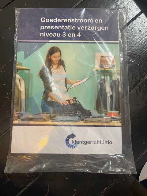 9789037227826-Goederenstroom-en-presentatie-verzorgen-niveau-3-en-4