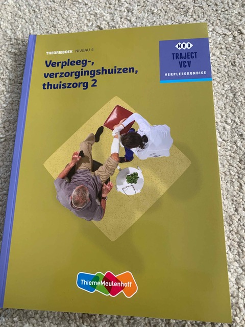 9789006910421-Verpleeg-Verzorgingshuizen-Thuiszorg-2--niveau-4-Theorieboek