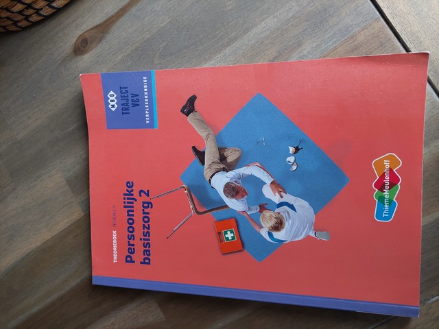 9789006910322-Persoonlijke-basiszorg-Theorieboek-Niveau-4