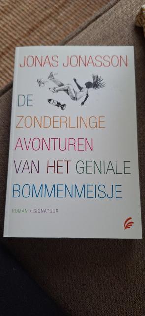 9789056725297-De-zonderlinge-avonturen-van-het-geniale-bommenmeisje