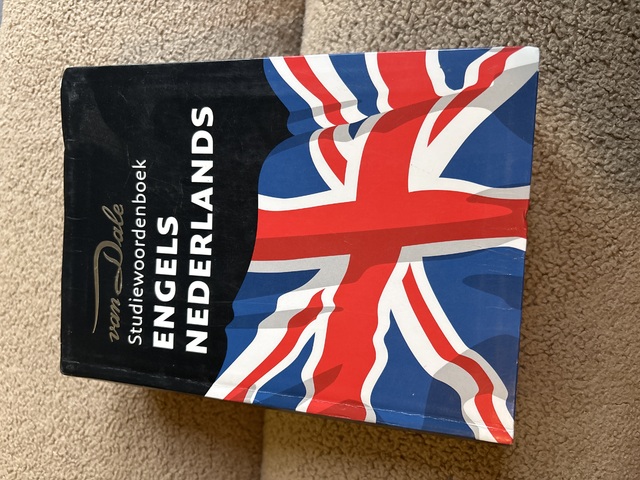 9789066482470-Van-Dale-Studiewoordenboek-Engels-Nederlands