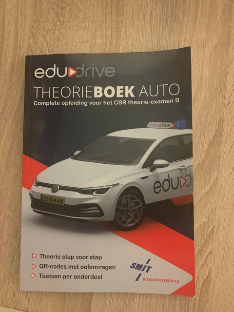 9789072967749-Auto-theorieboek-rijbewijs-B-met-bewegende-animaties-2022--Smit