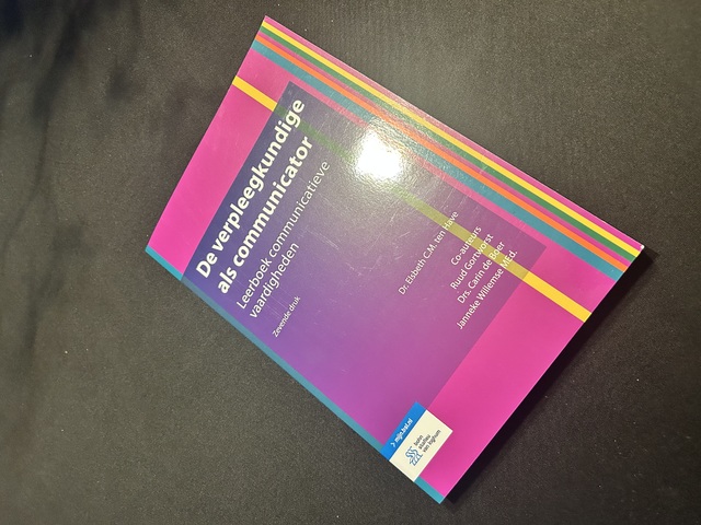 9789036825290-De-verpleegkundige-als-communicator