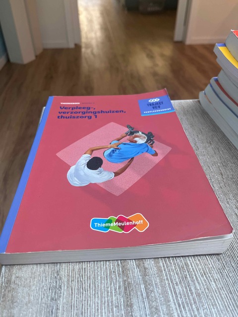 9789006910414-Verpleeg-verzorgingshuizen-thuiszorg-1-niveau-4