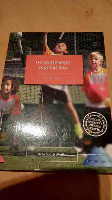9789054722816-De-sportwereld-voor-het-hbo