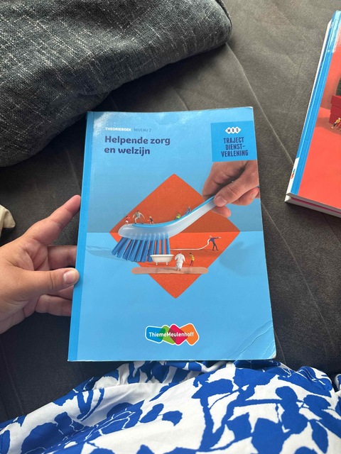 9789006071054-Helpende-Zorg-en-welzijn