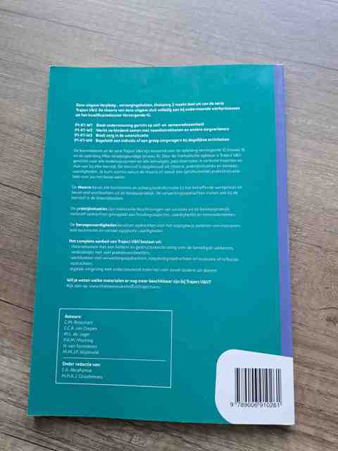 9789006910261-Verpleeg-verzorgingshuizen-thuiszorg-2-niveau-3-Theorieboek