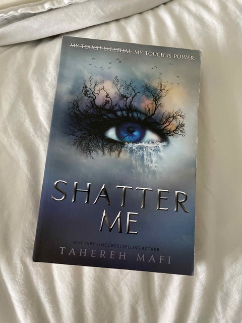 9781405291750-Shatter-Me
