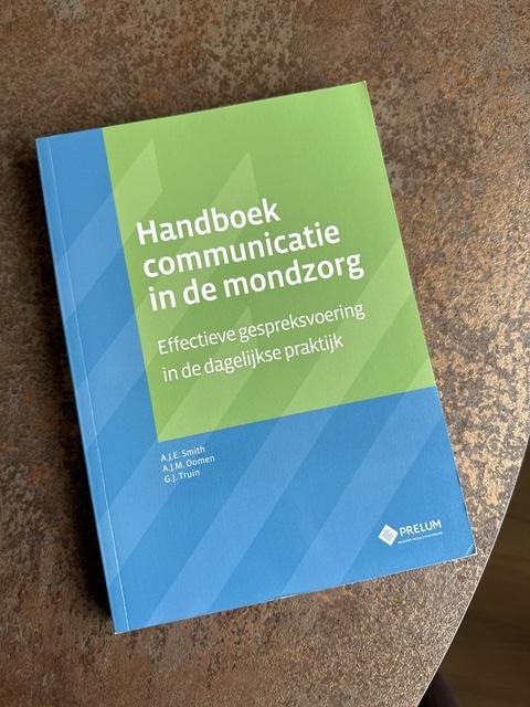 9789085621492-Handboek-communicatie-in-de-mondzorg