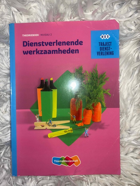 9789006071030-Dienstverlenende-werkzaamheden-niveau-2-Theorieboek