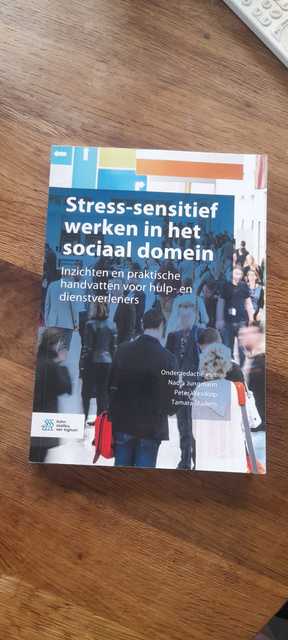 9789036824323-Stress-sensitief-werken-in-het-sociaal-domein