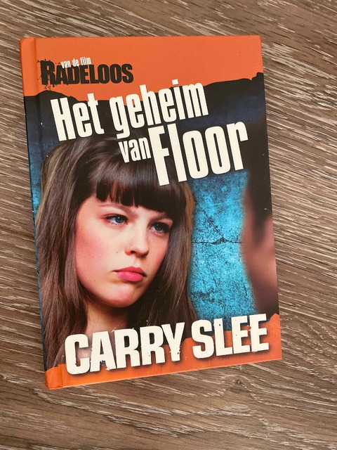 9789049923358-Radeloos.-Het-geheim-van-Floor