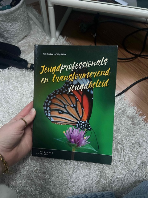 9789046905708-Jeugdprofessionals-en-transformerend-jeugdbeleid