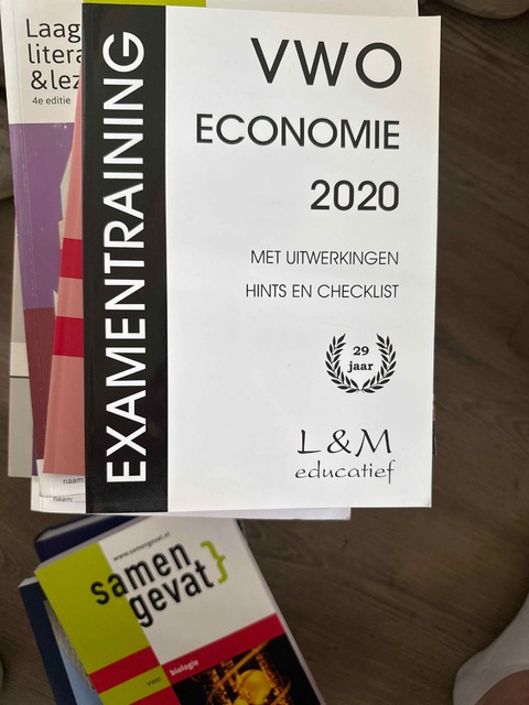 9789054894186-Examentraining-Vwo-Economie-2020